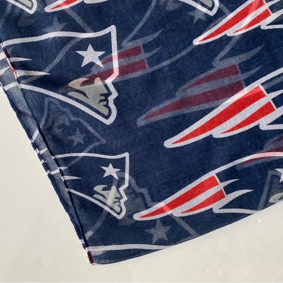 New England Patriots Infinity Scarf Football  Sheer Red Blue Pats Logo EUC NFL - Picture 9 of 14
